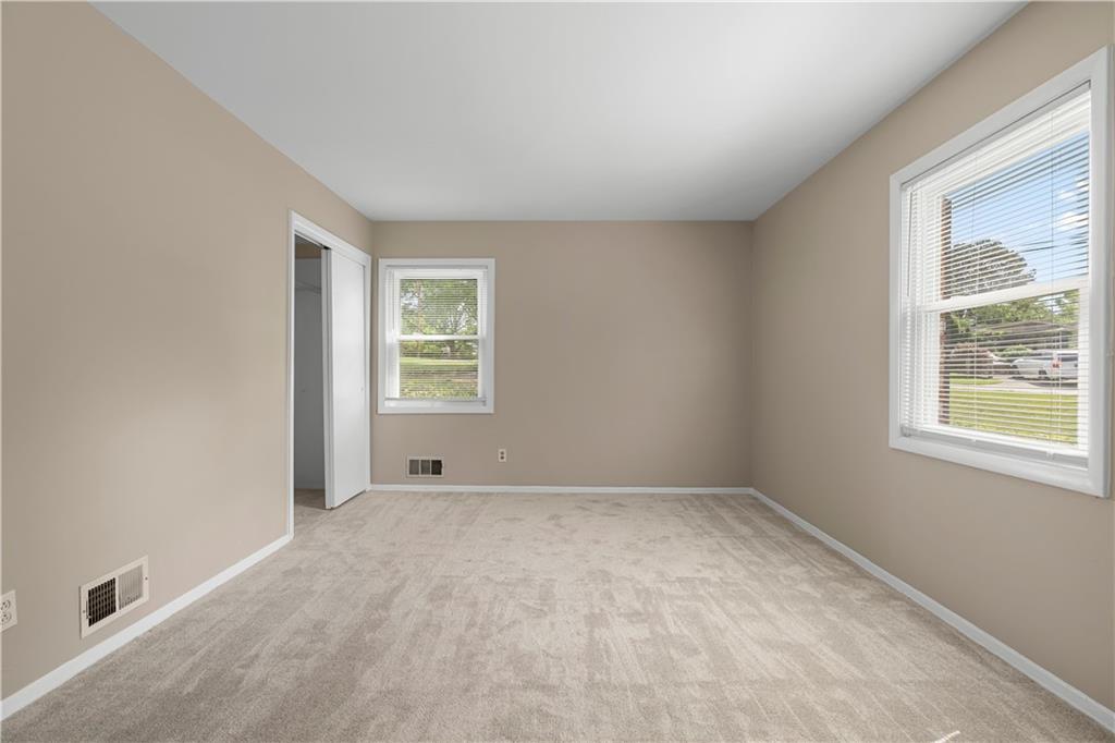 1903 Lochlomand Lane SE