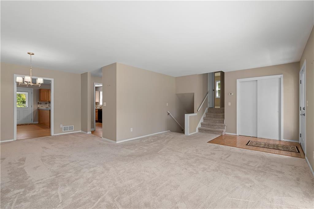 1903 Lochlomand Lane SE