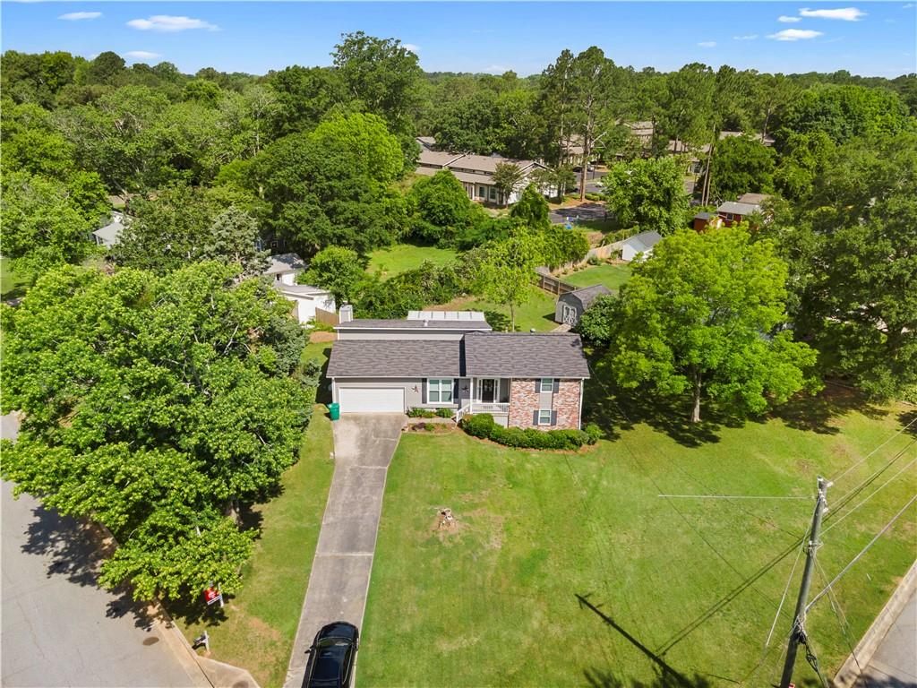 1903 Lochlomand Lane SE