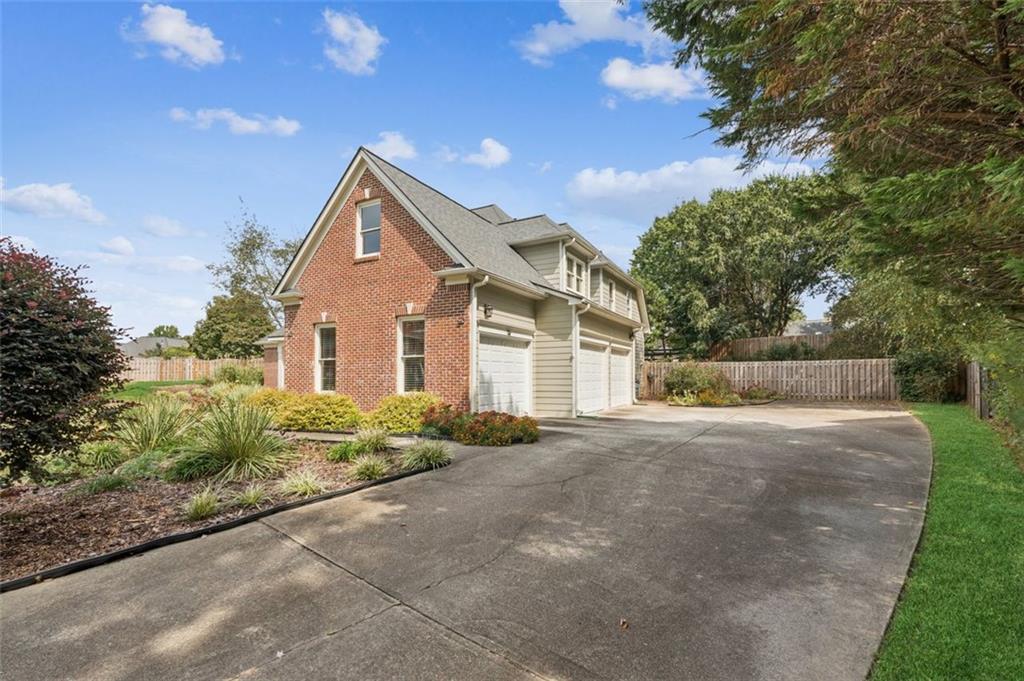 5540 CASTLEBROOKE GLEN Court