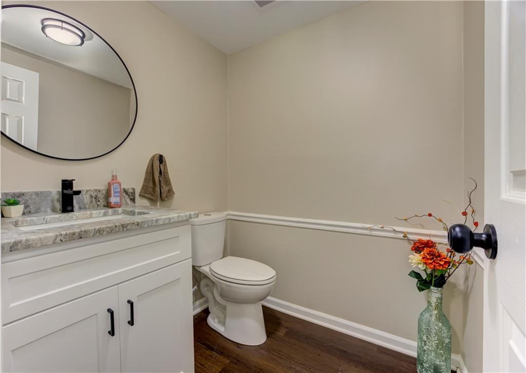 2408 Red Fox Run NW