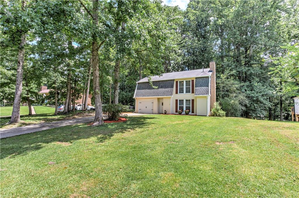 2408 Red Fox Run NW