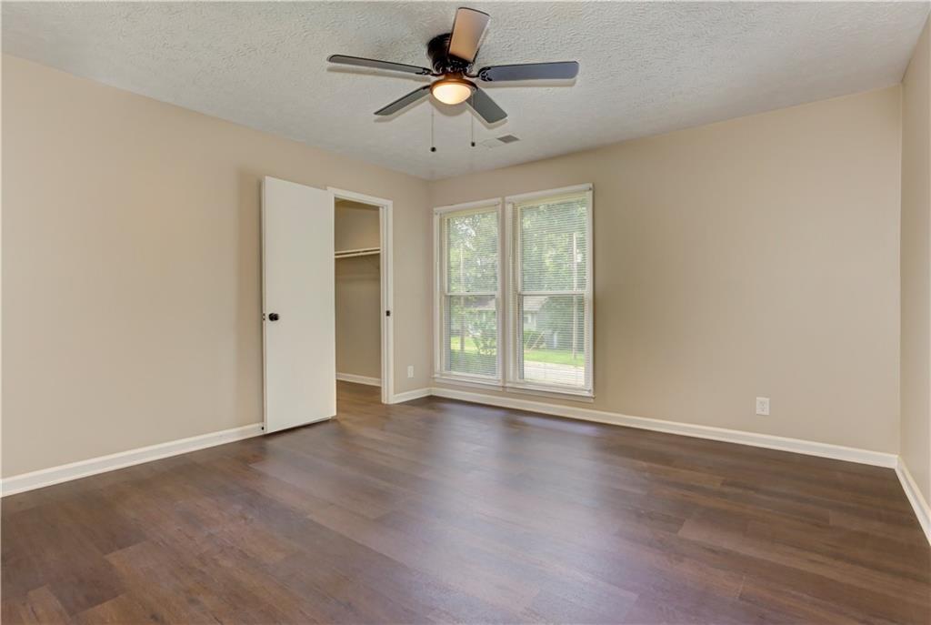 2408 Red Fox Run NW