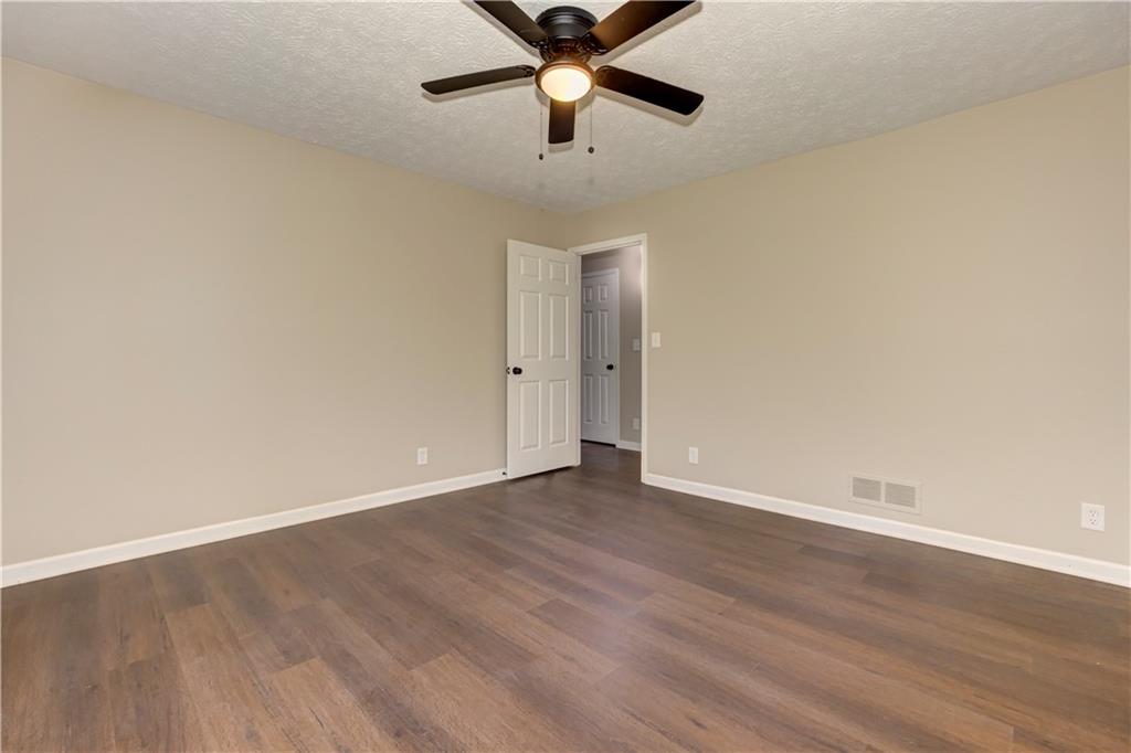 2408 Red Fox Run NW