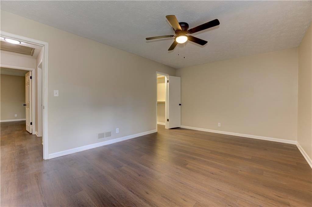 2408 Red Fox Run NW