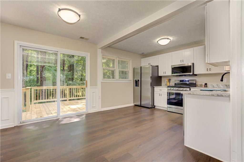 2408 Red Fox Run NW