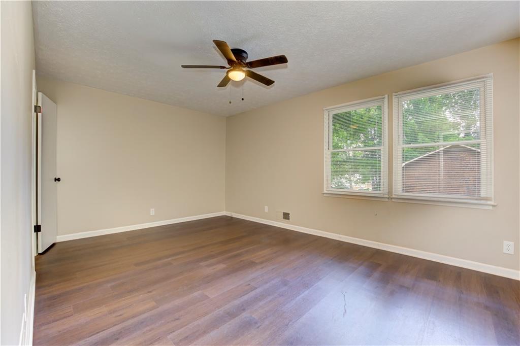 2408 Red Fox Run NW