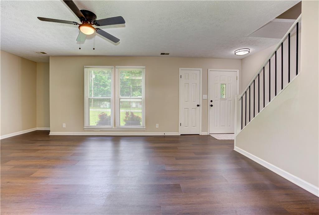 2408 Red Fox Run NW