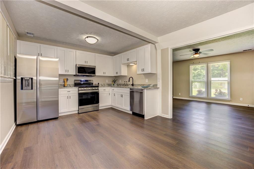 2408 Red Fox Run NW