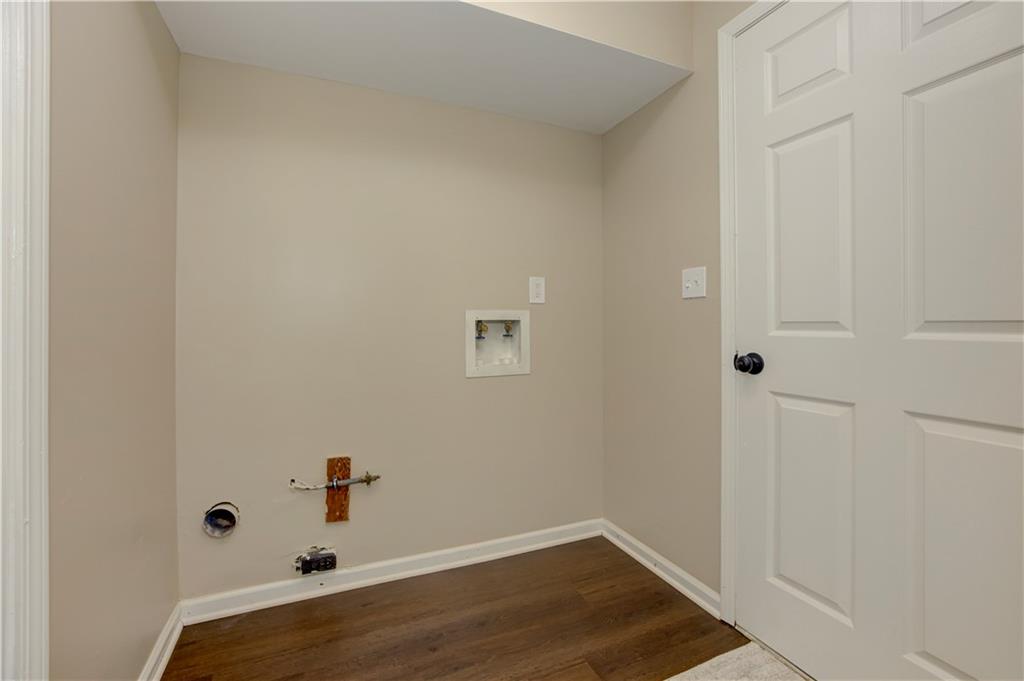 2408 Red Fox Run NW