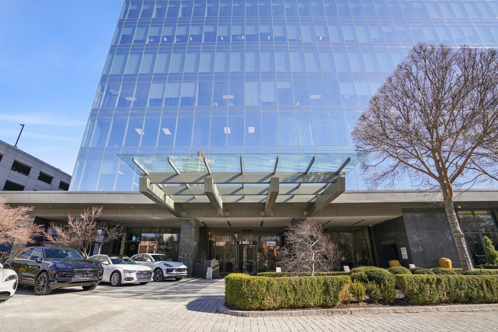 3630 Peachtree Road NE Unit 2404