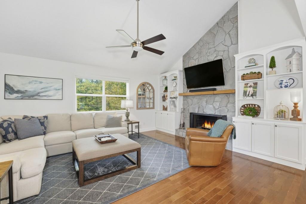 713 Emerald Ridge