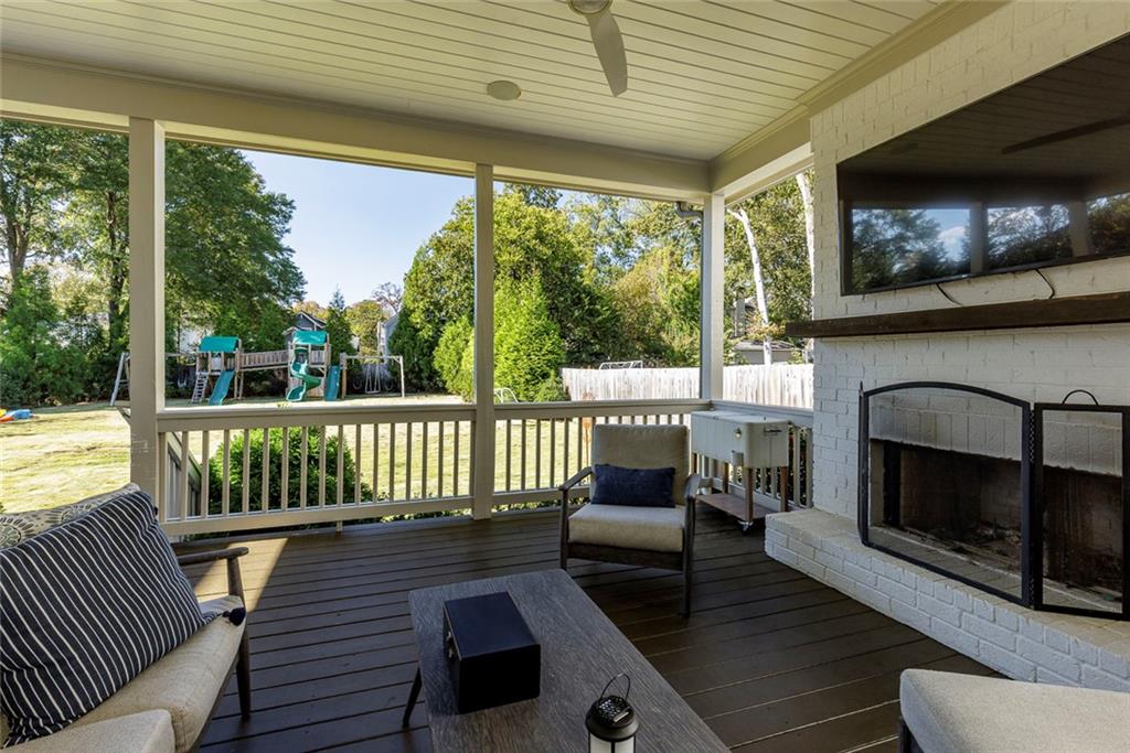 2596 Green Meadows Lane NE