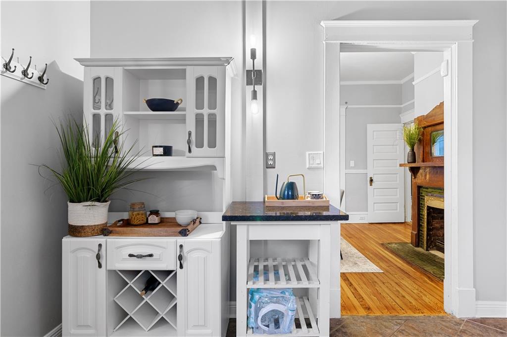 658 Glenwood Avenue SE