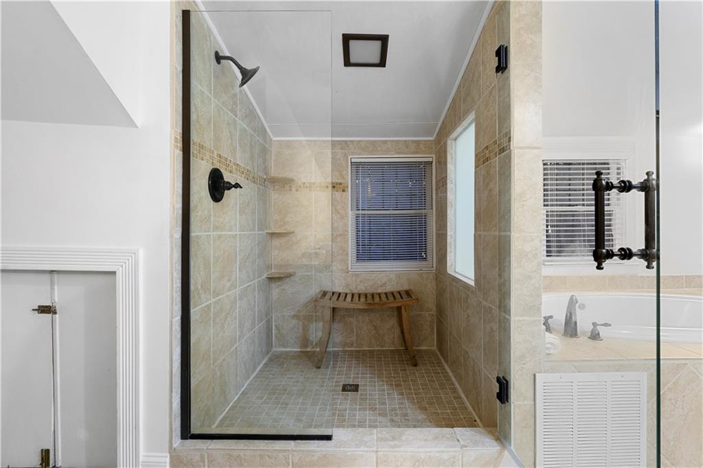 658 Glenwood Avenue SE