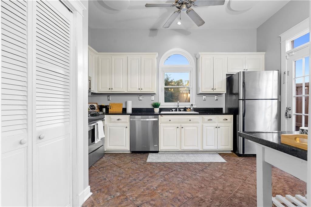 658 Glenwood Avenue SE