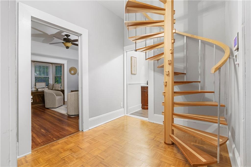 658 Glenwood Avenue SE