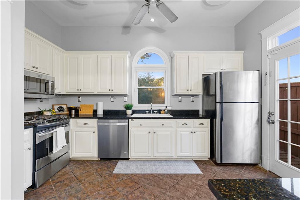 658 Glenwood Avenue SE