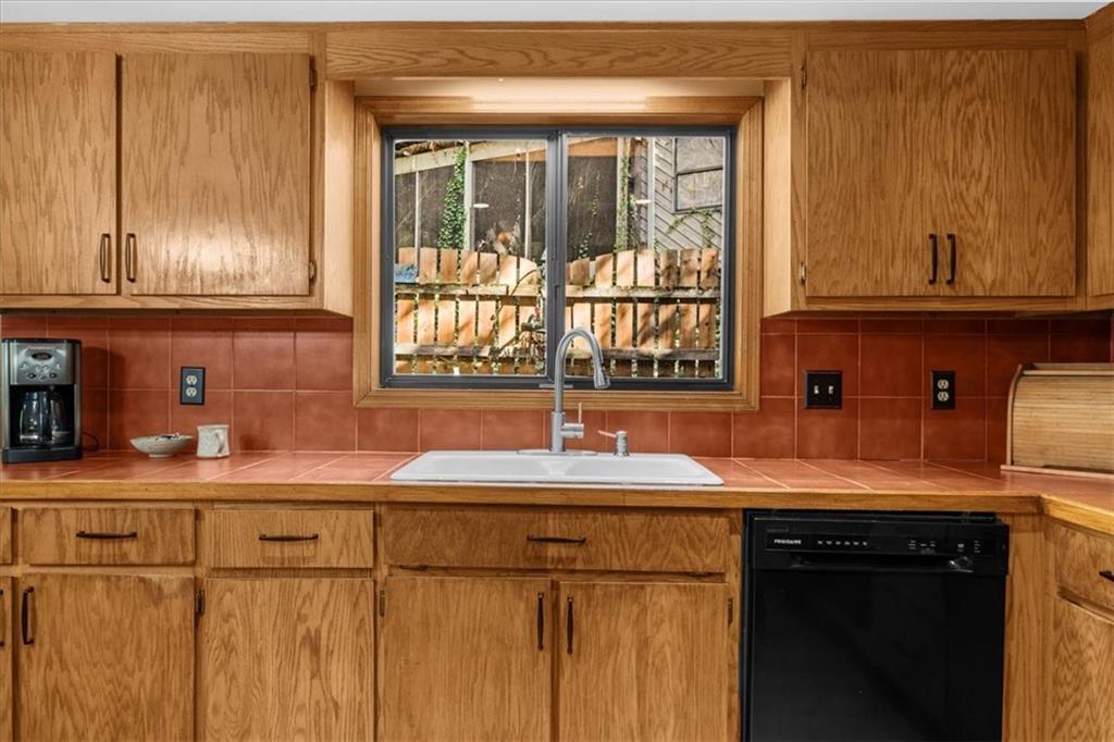 4274 Loch Highland Parkway NE