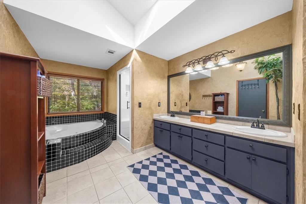 4274 Loch Highland Parkway NE