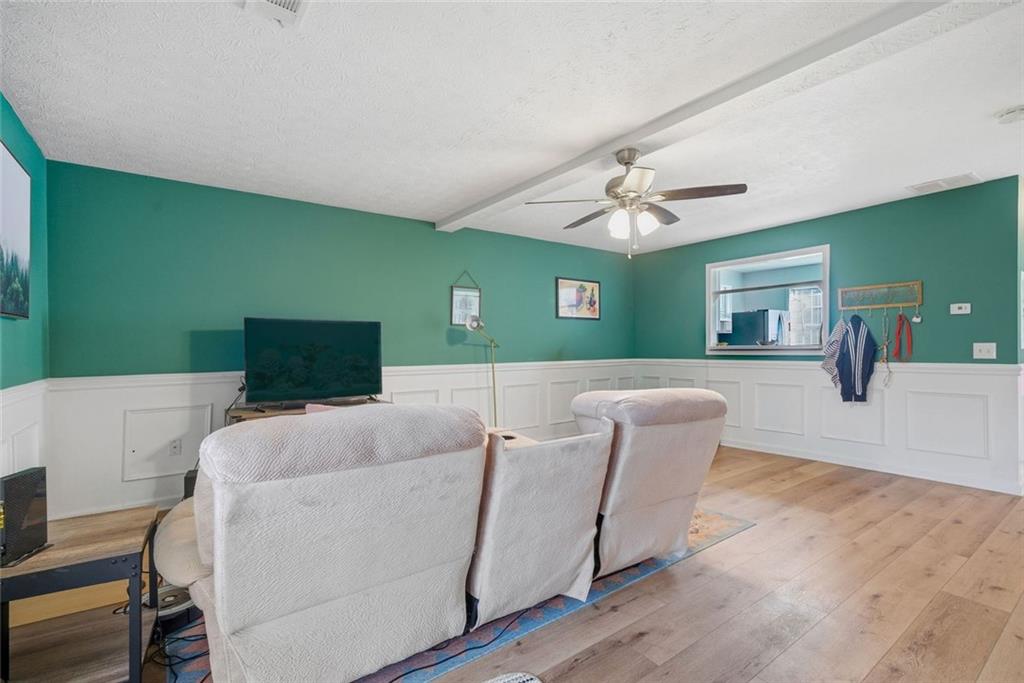 4324 Logan Way