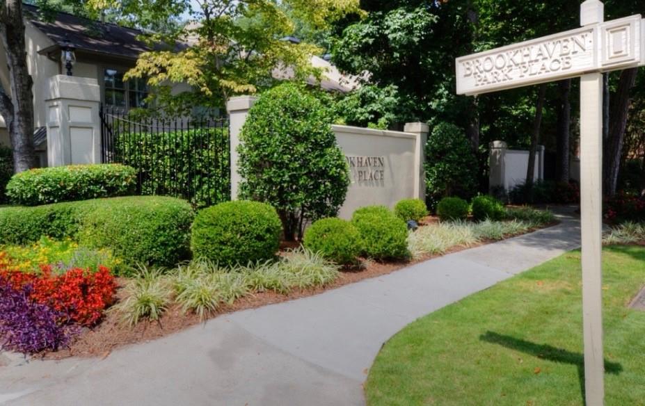 1232 Brookhaven Park Place NE