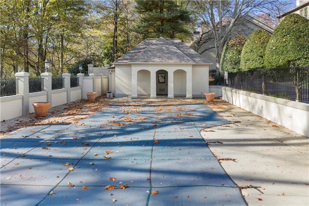 1232 Brookhaven Park Place NE