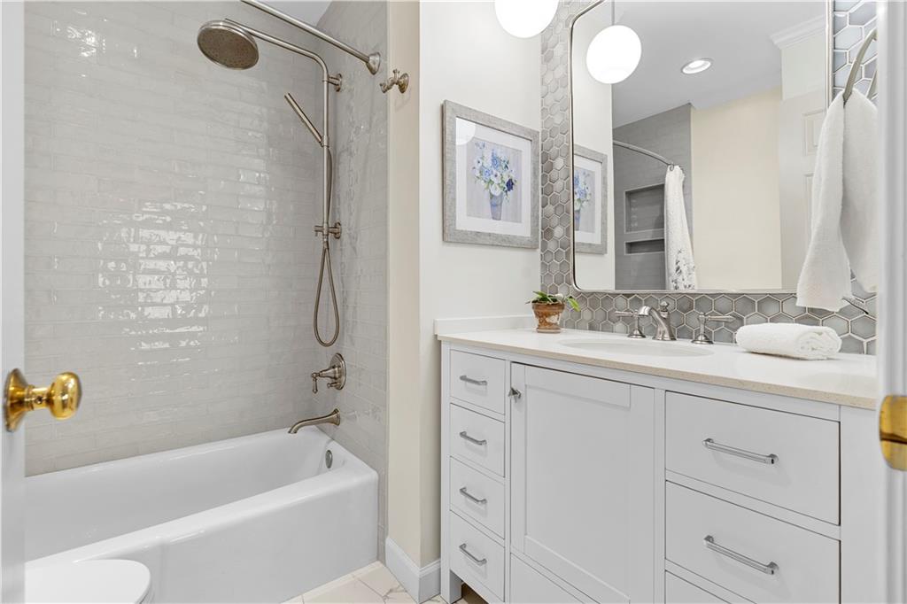 1232 Brookhaven Park Place NE