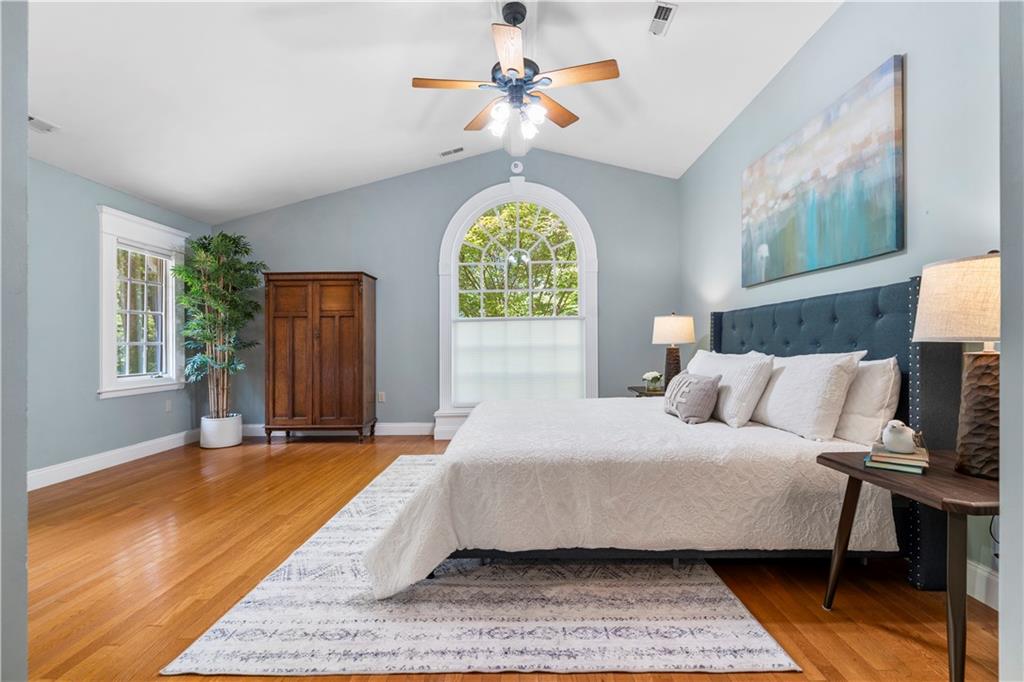 3755 Ashwood Drive SE