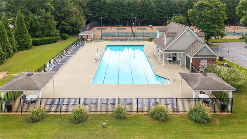 1585 Pinebreeze Drive