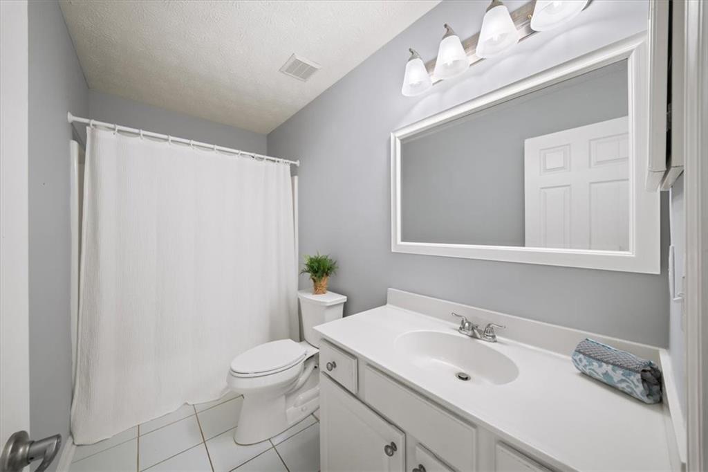 1585 Pinebreeze Drive