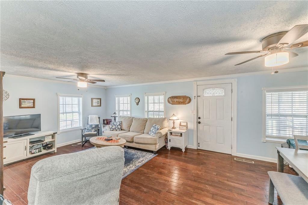 264 Pocket Road NW