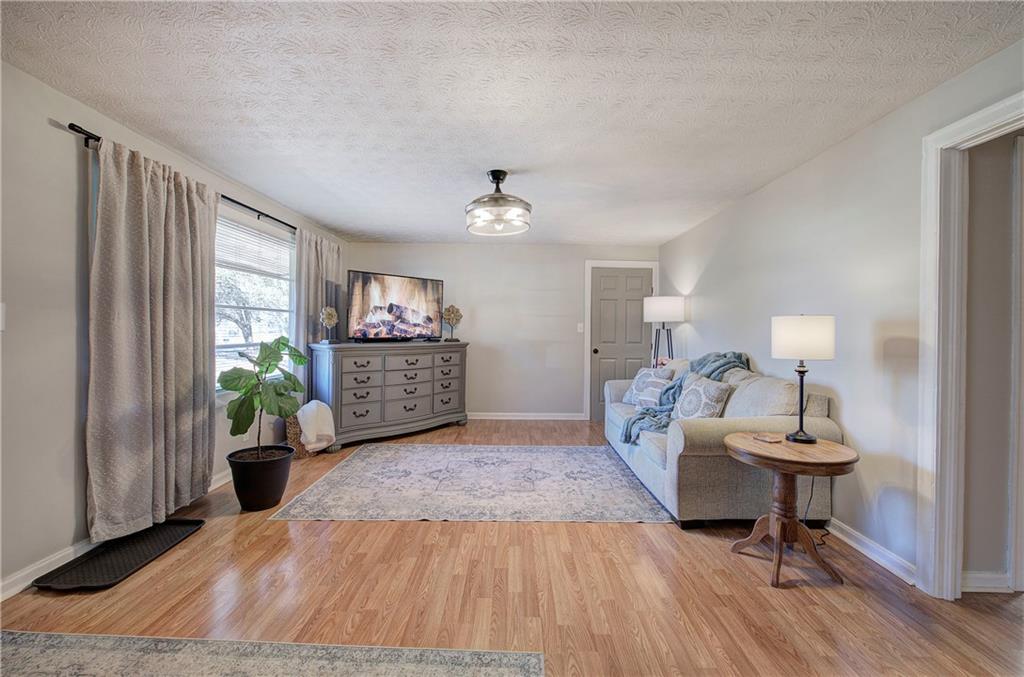 33 Carnes Road SW