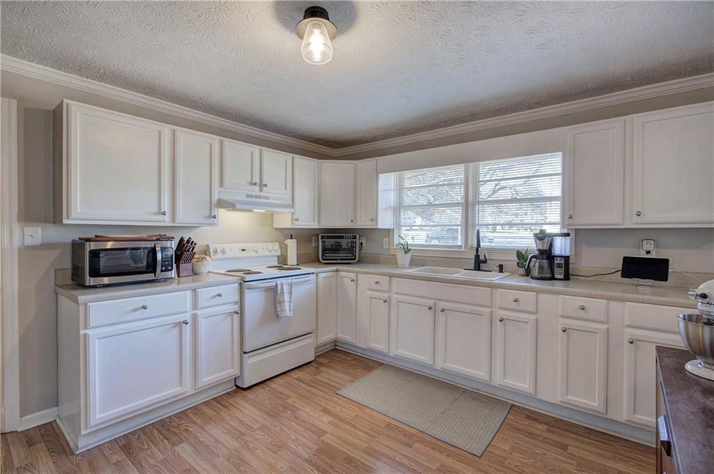 33 Carnes Road SW