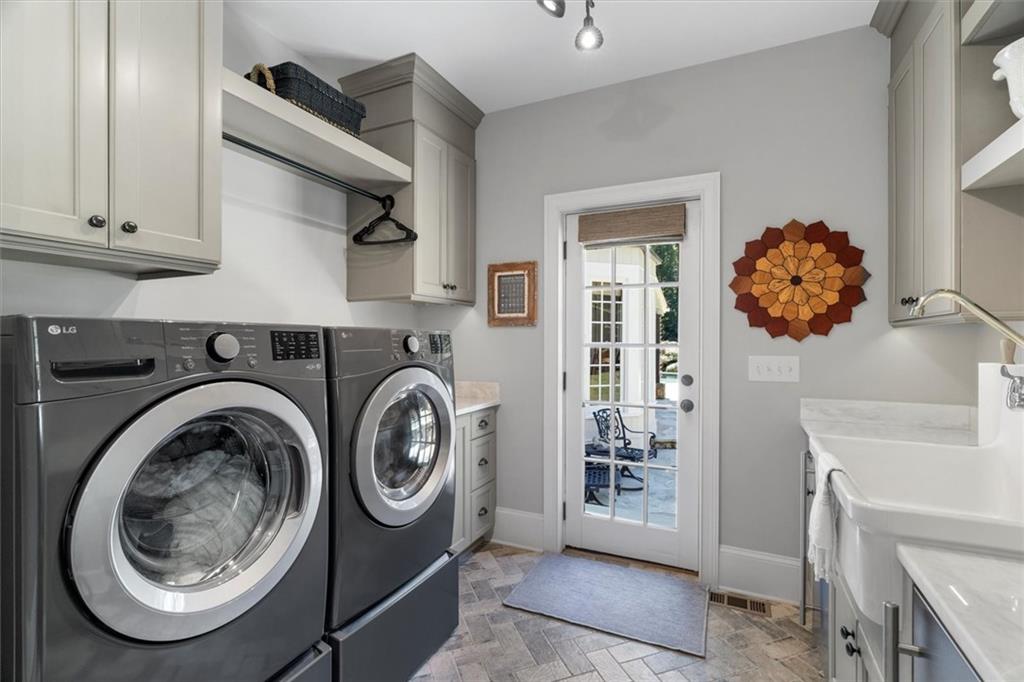 110 Manor Ridge Drive