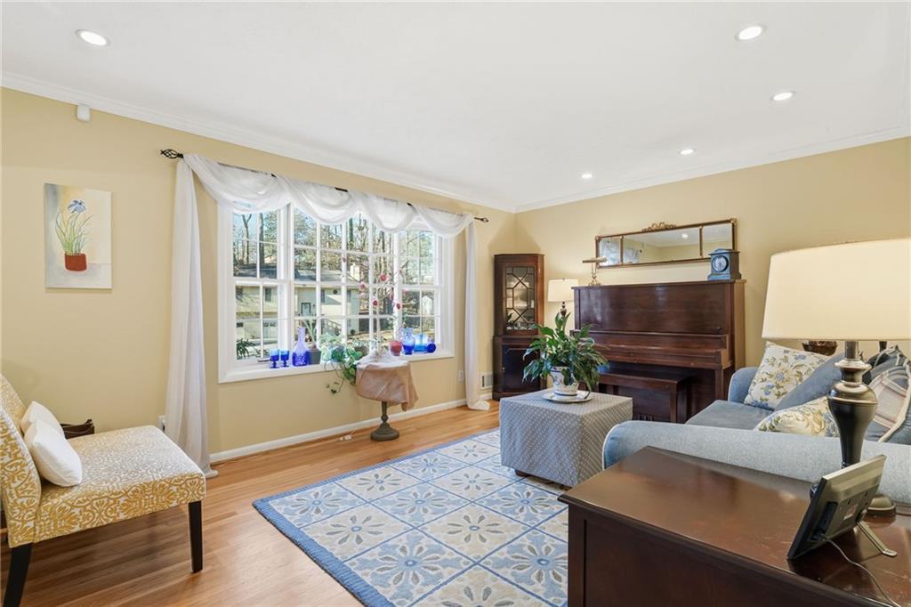 1437 Shadowbrook Drive