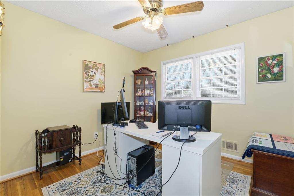 1437 Shadowbrook Drive