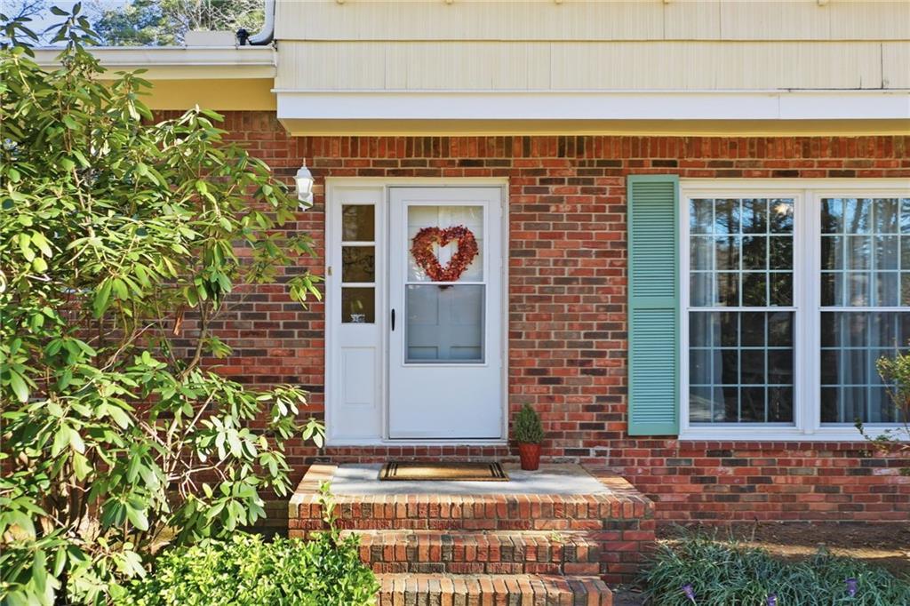 1437 Shadowbrook Drive