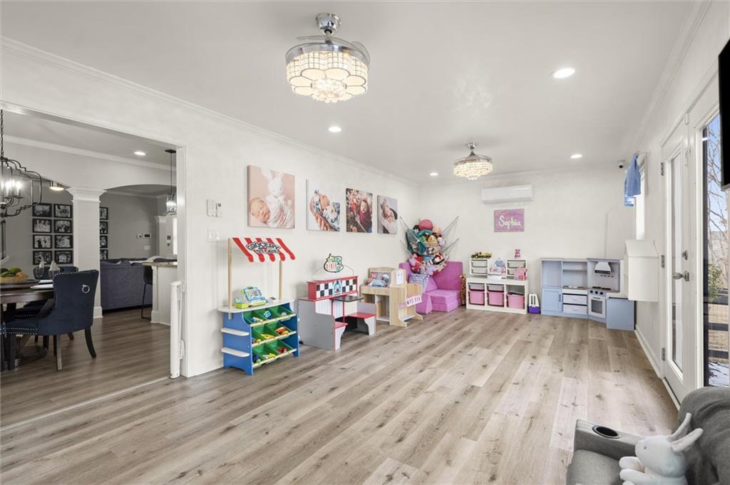 6379 Crosscreek Lane