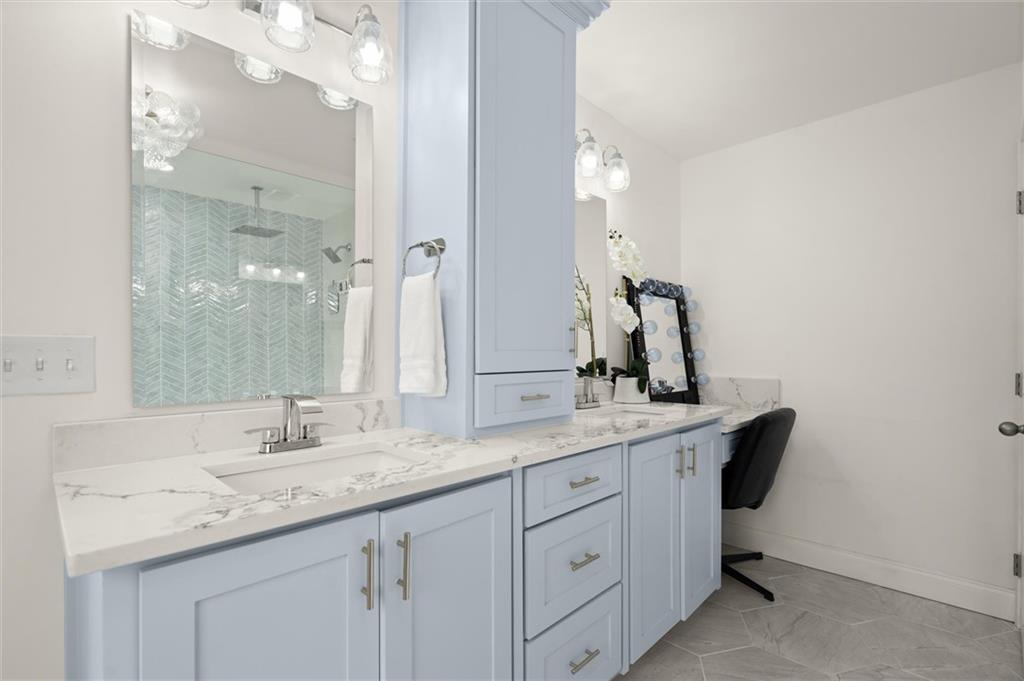 6379 Crosscreek Lane