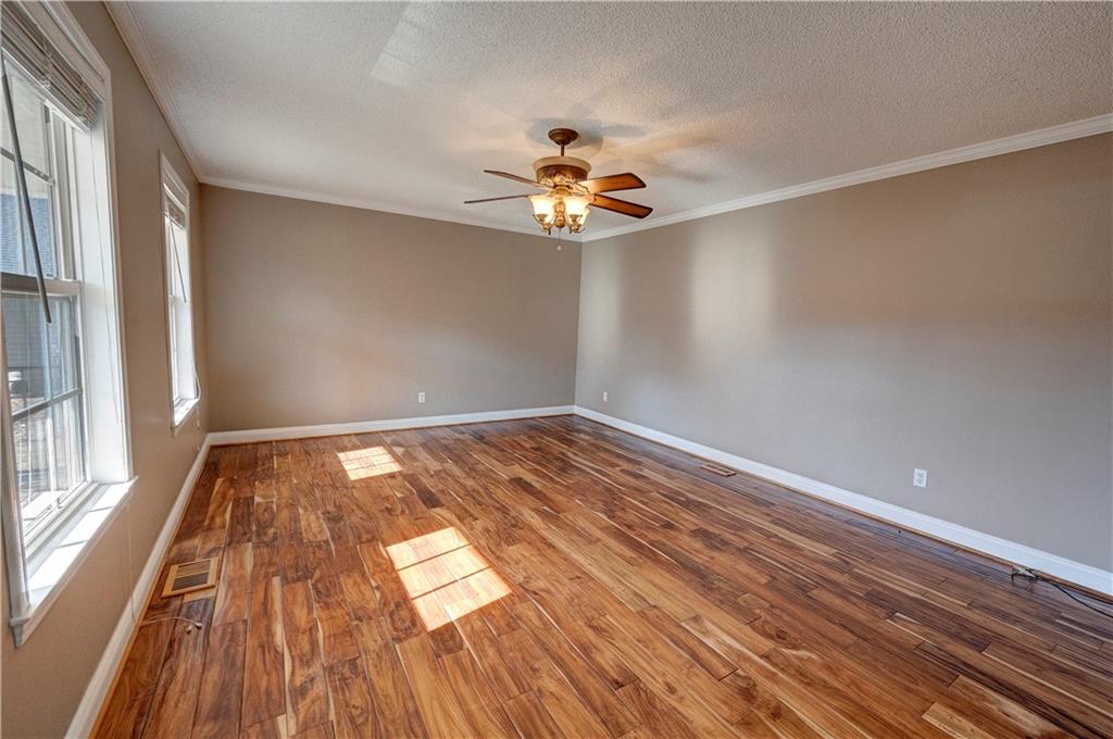 337 Oakland Drive SE