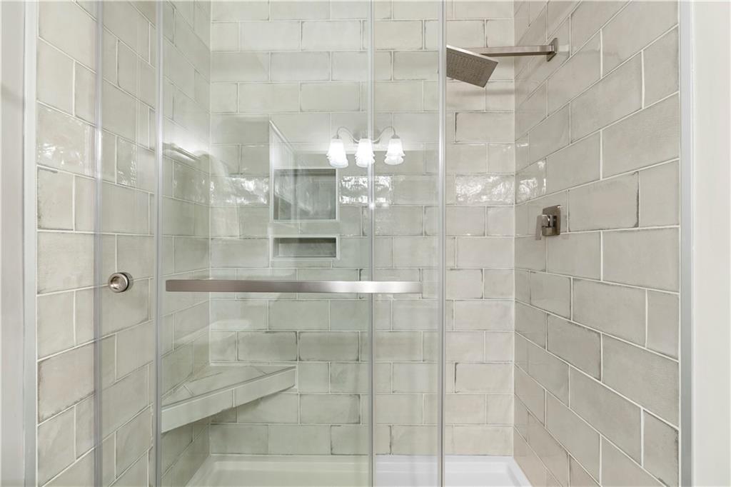 273 Shaded Oaks Lane SE