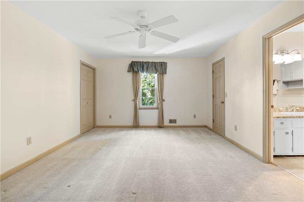 273 Shaded Oaks Lane SE