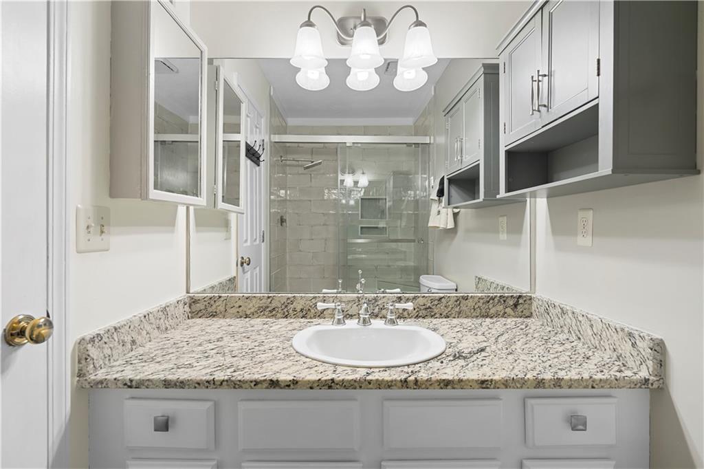 273 Shaded Oaks Lane SE