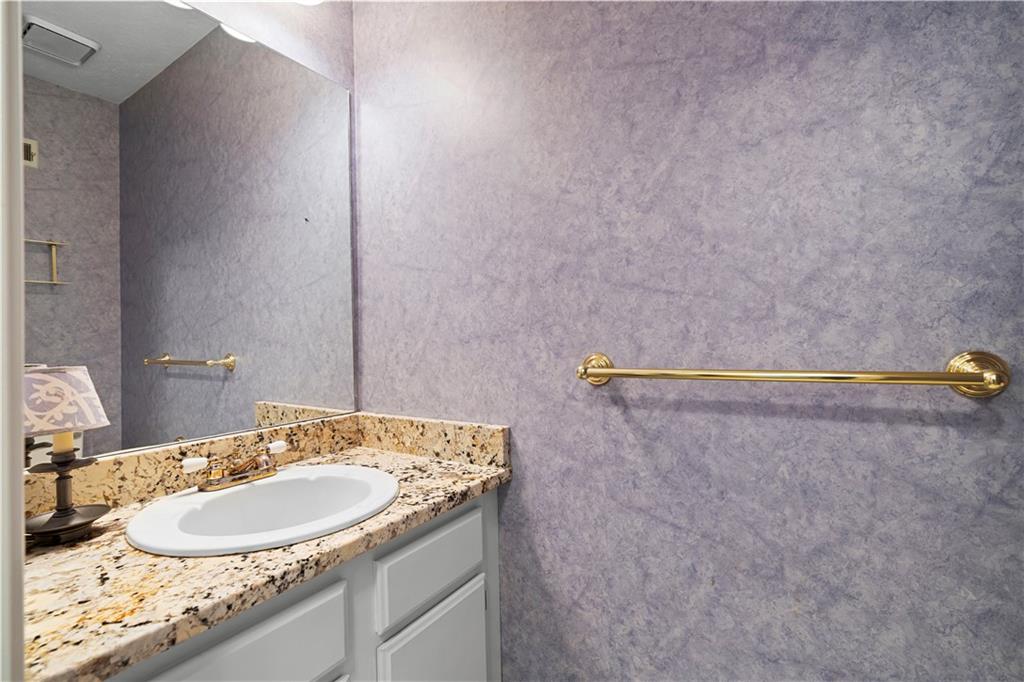 273 Shaded Oaks Lane SE