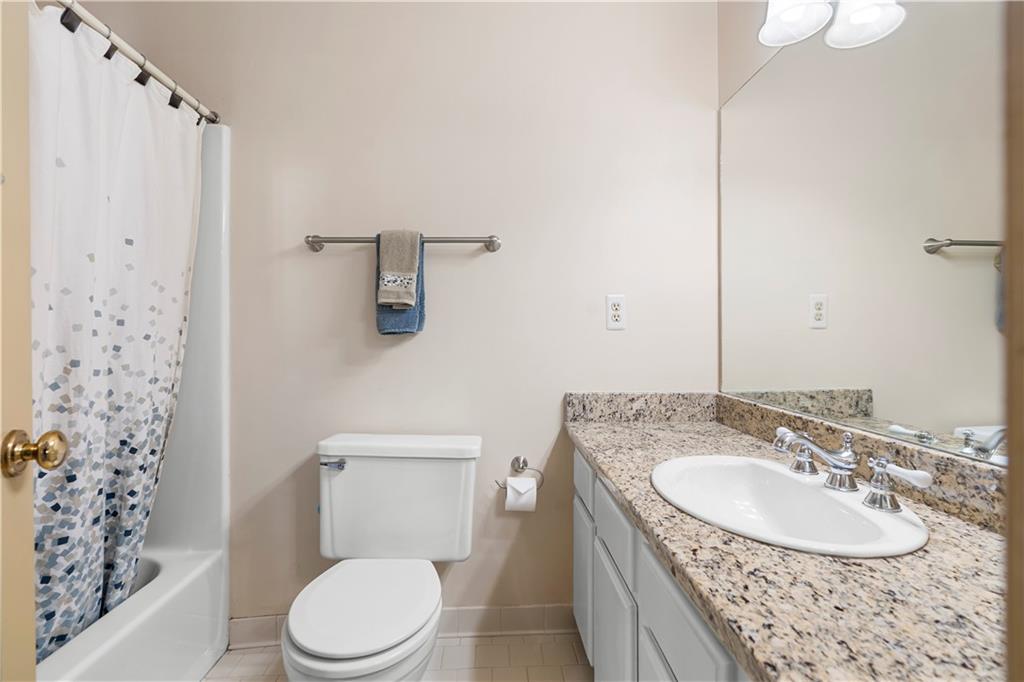 273 Shaded Oaks Lane SE