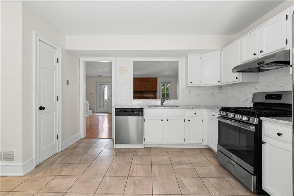 273 Shaded Oaks Lane SE