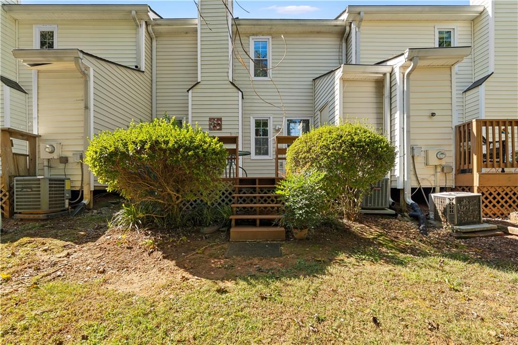 273 Shaded Oaks Lane SE