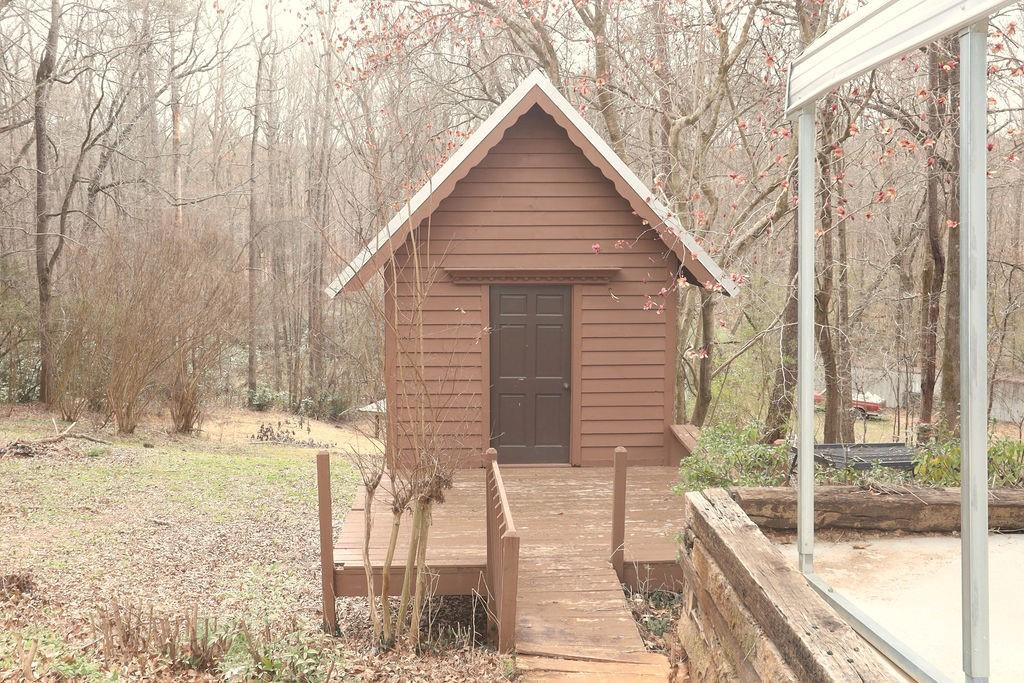 275 Roberts Road