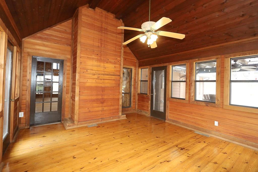 275 Roberts Road
